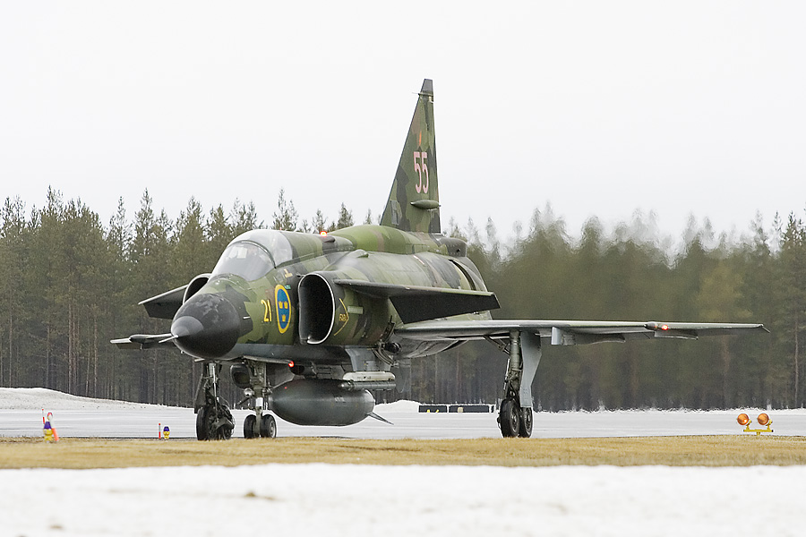 Viggens at Lulea-Kallax in April 2005 - Photo 19